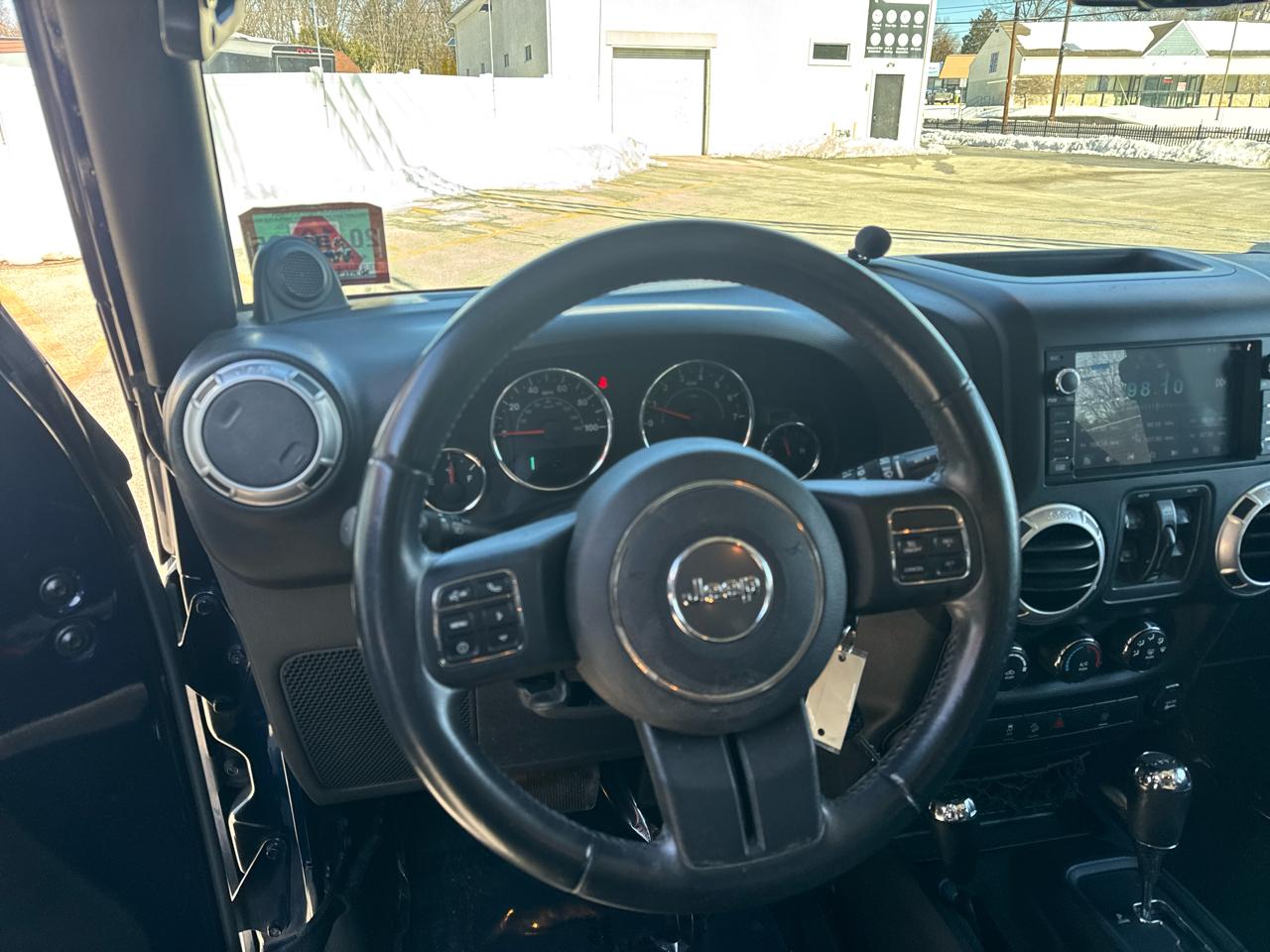 Jeep Wrangler Unlimited Sahara 4WD 2013