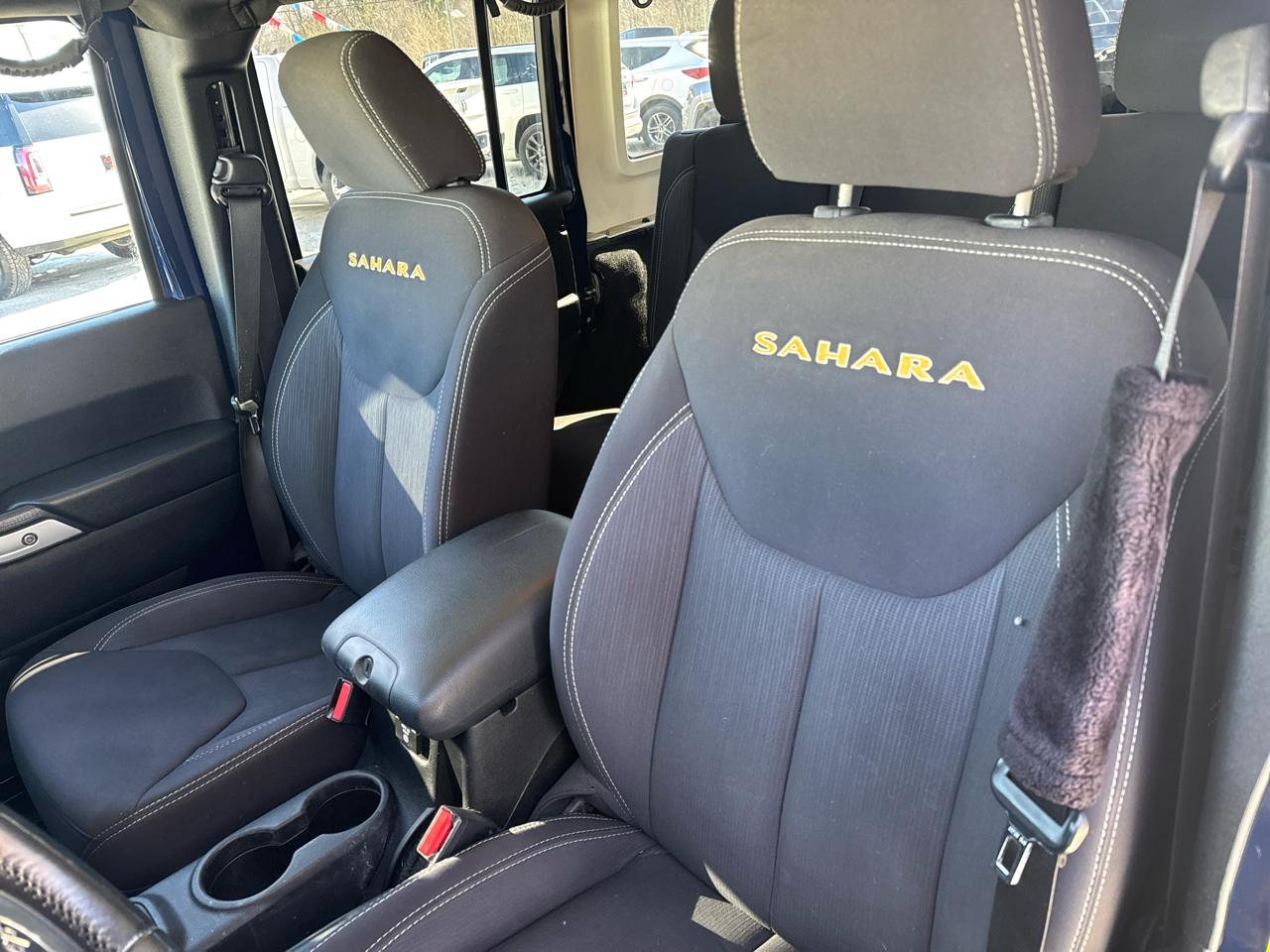 Jeep Wrangler Unlimited Sahara 4WD 2013