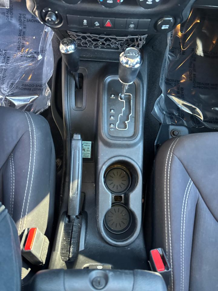 Jeep Wrangler Unlimited Sahara 4WD 2013