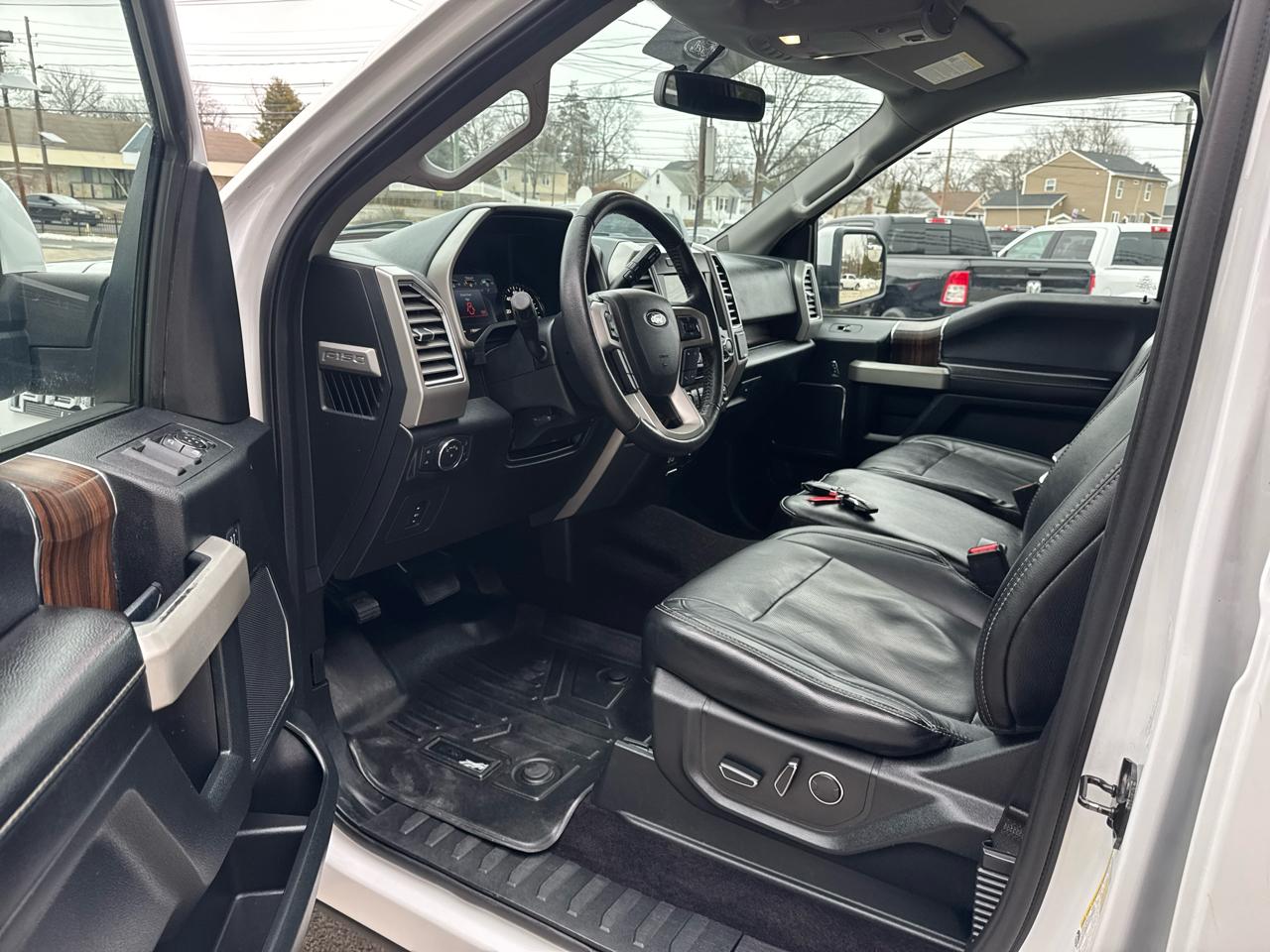 Ford F-150 4WD SuperCab 145" Lariat 2016