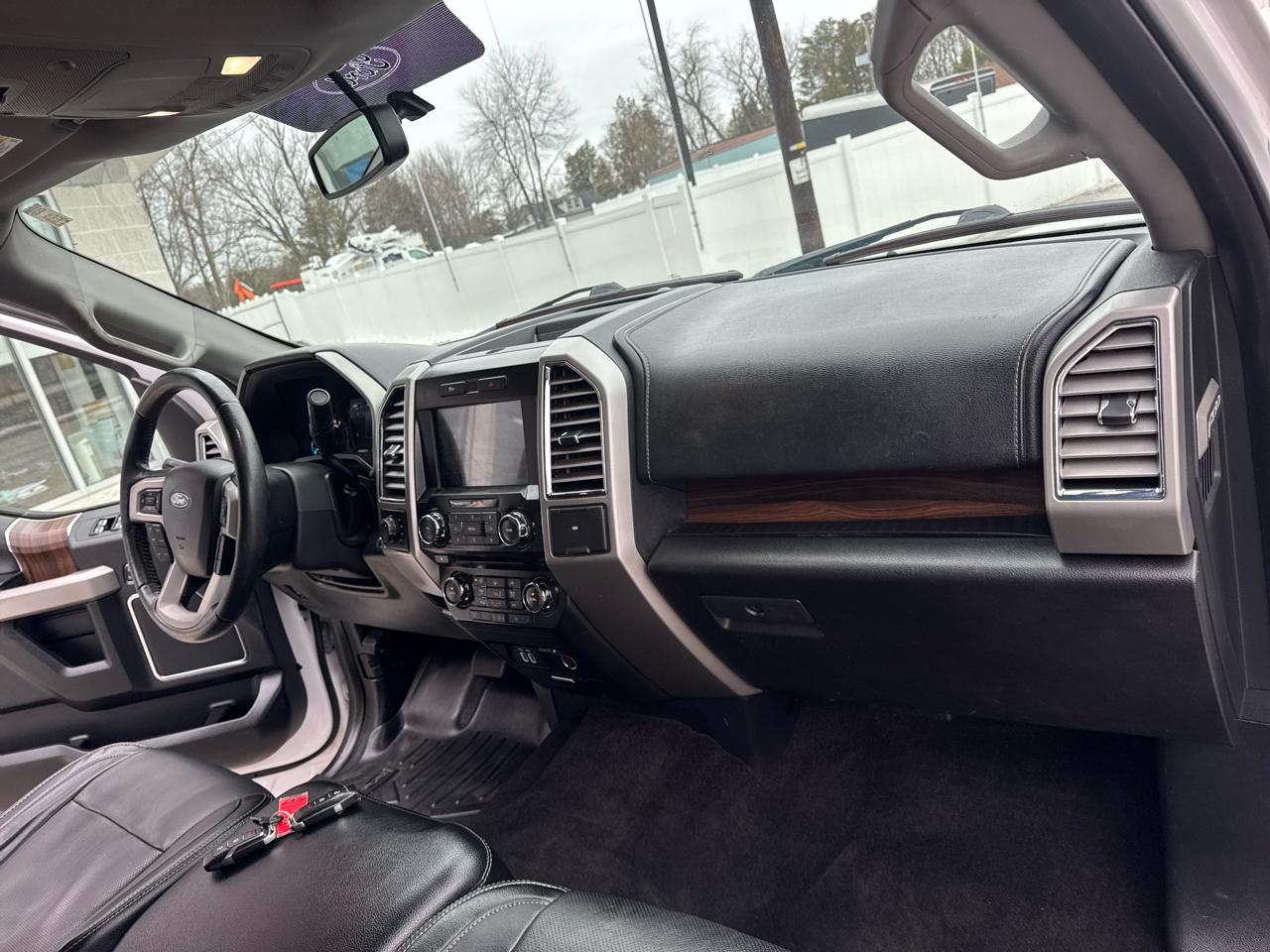 Ford F-150 4WD SuperCab 145" Lariat 2016