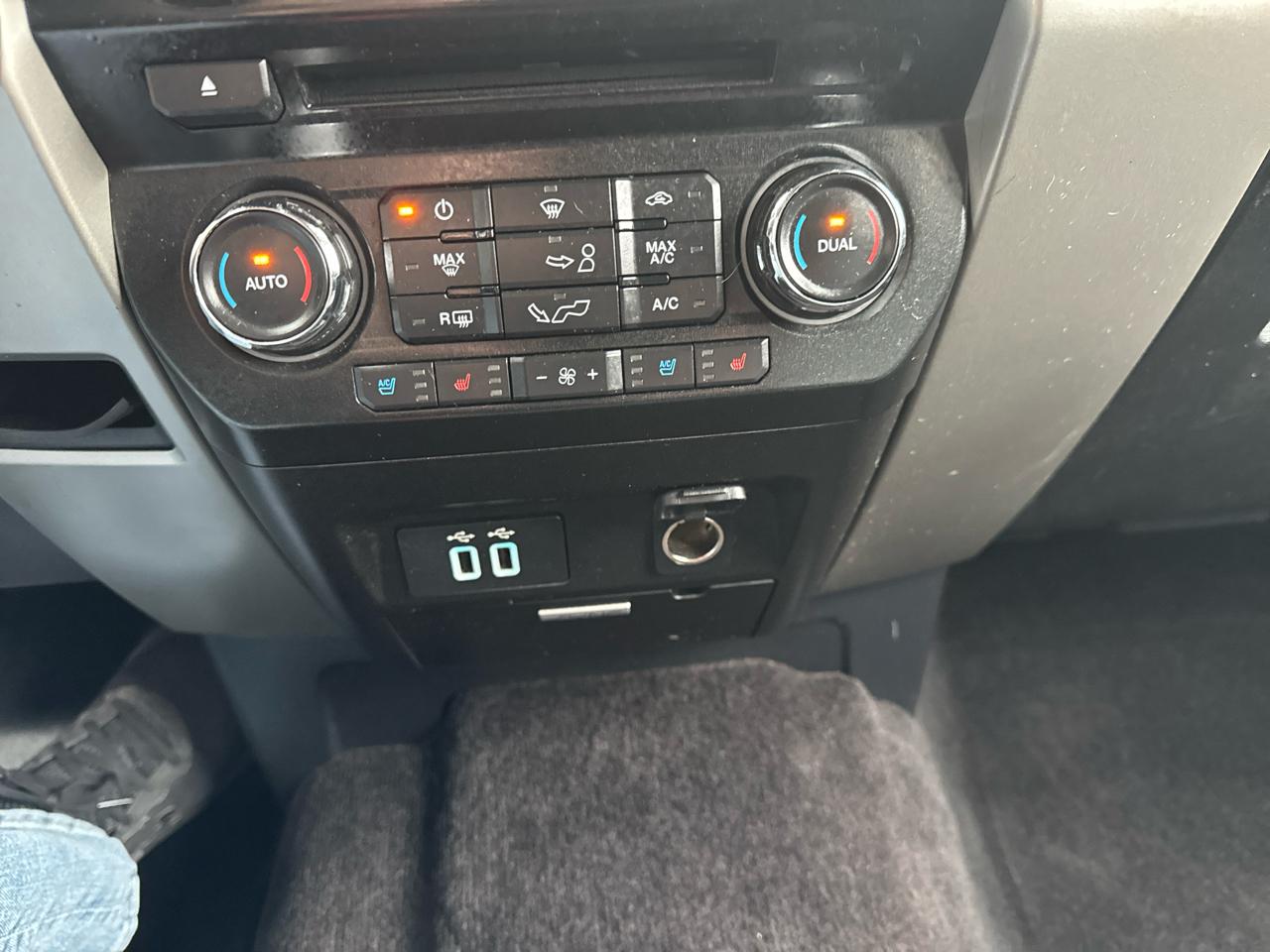 Ford F-150 4WD SuperCab 145" Lariat 2016