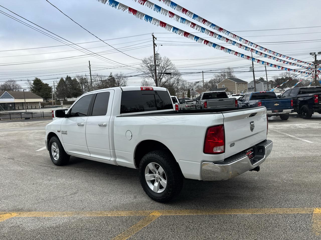 RAM 1500 2WD Quad Cab 140.5" Express 2017