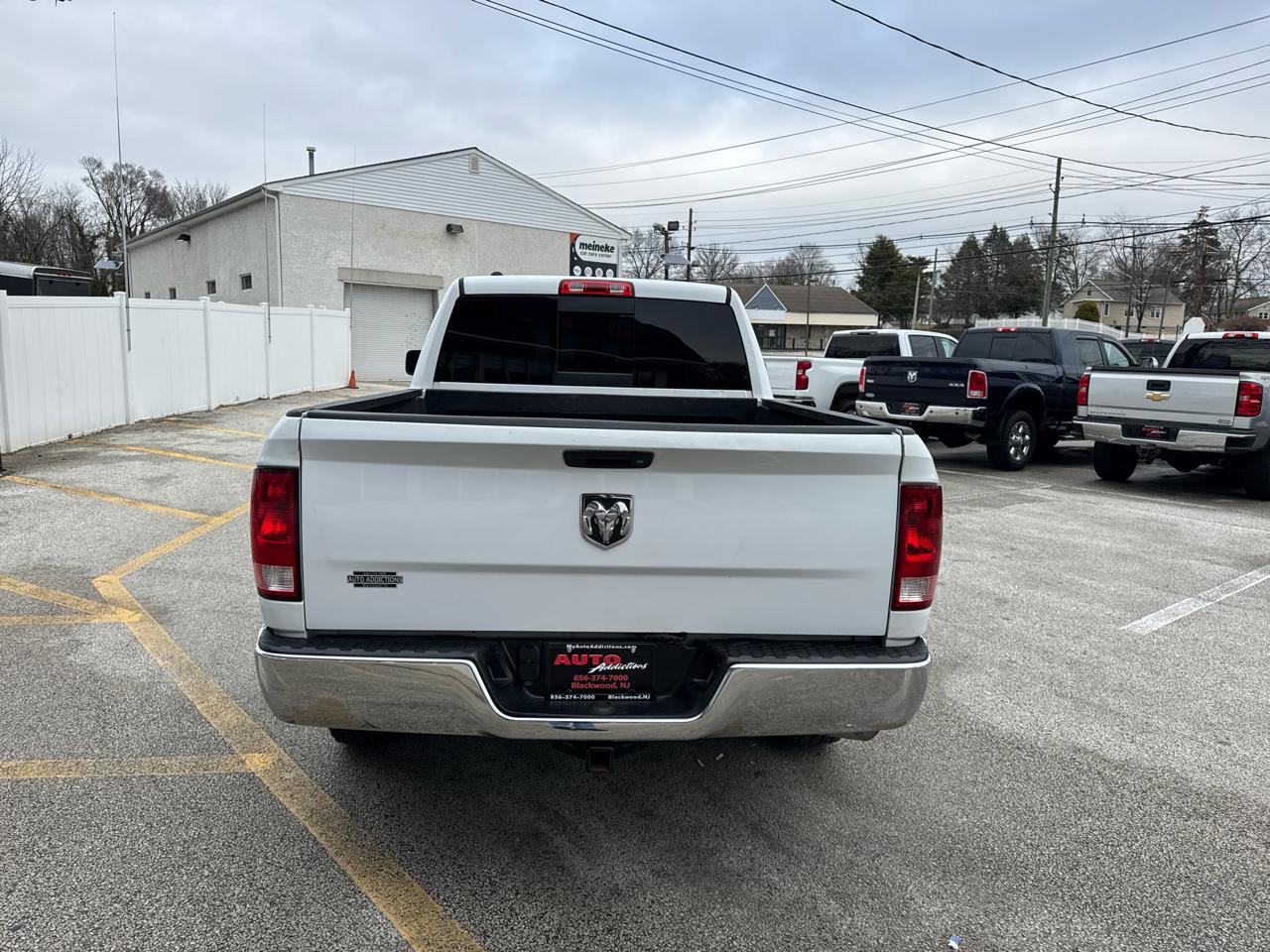 RAM 1500 2WD Quad Cab 140.5" Express 2017