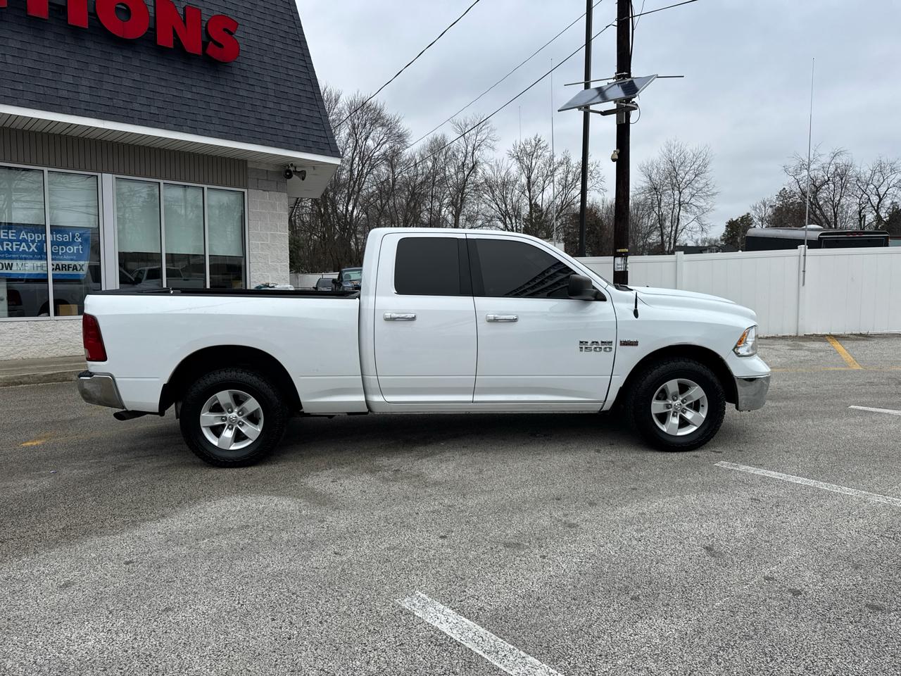 RAM 1500 2WD Quad Cab 140.5" Express 2017