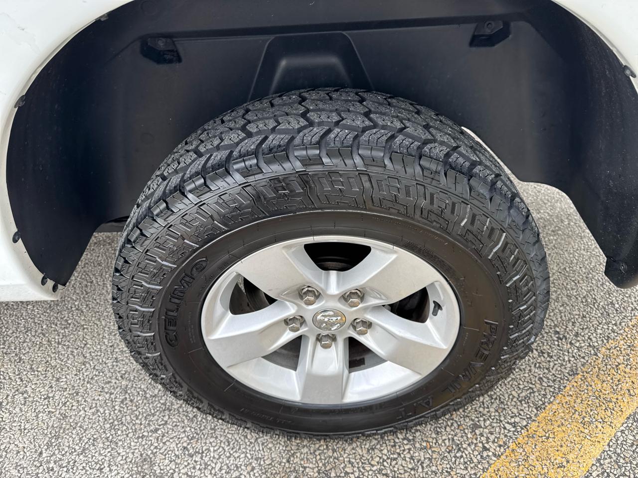 RAM 1500 2WD Quad Cab 140.5" Express 2017