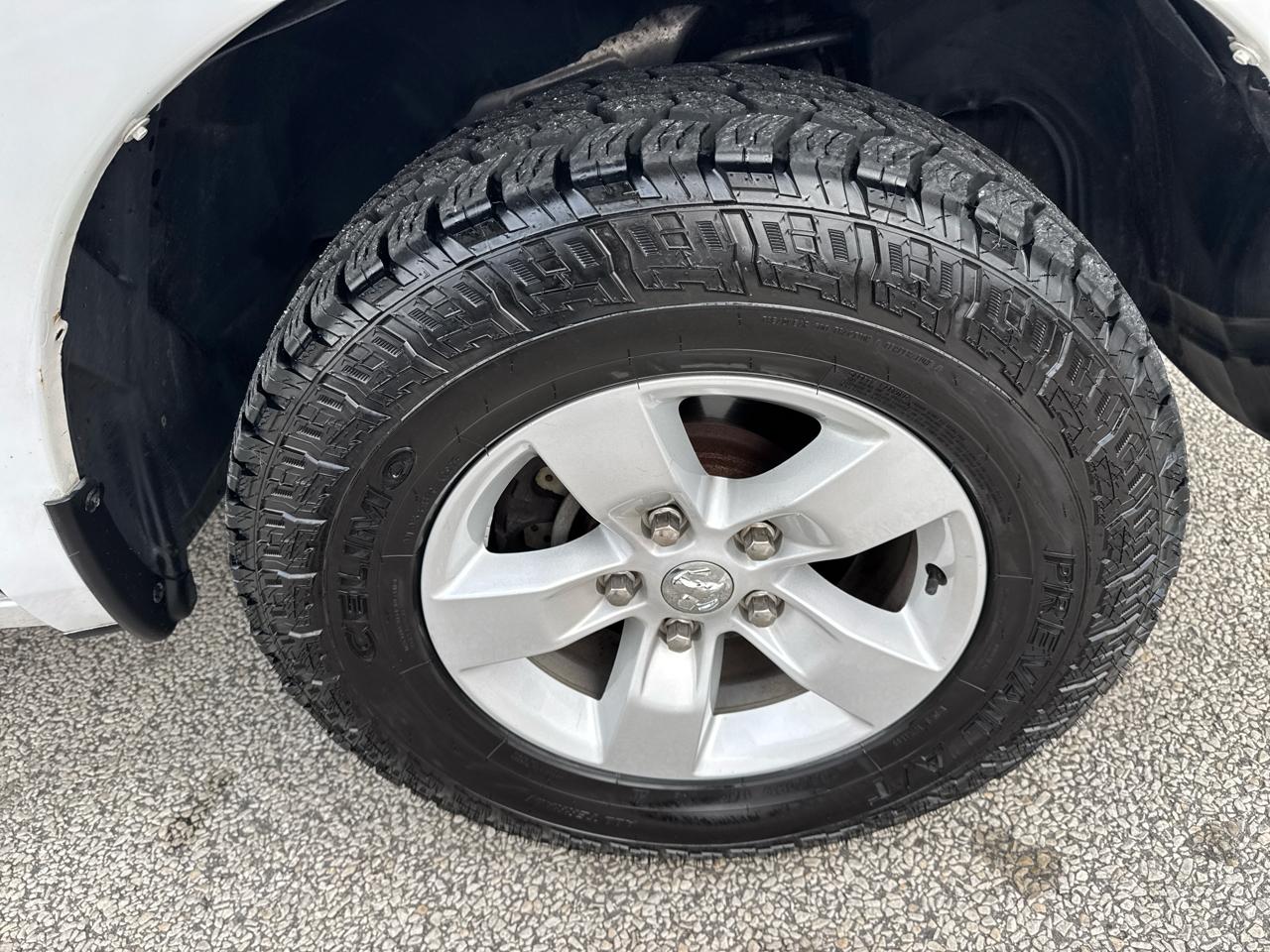 RAM 1500 2WD Quad Cab 140.5" Express 2017