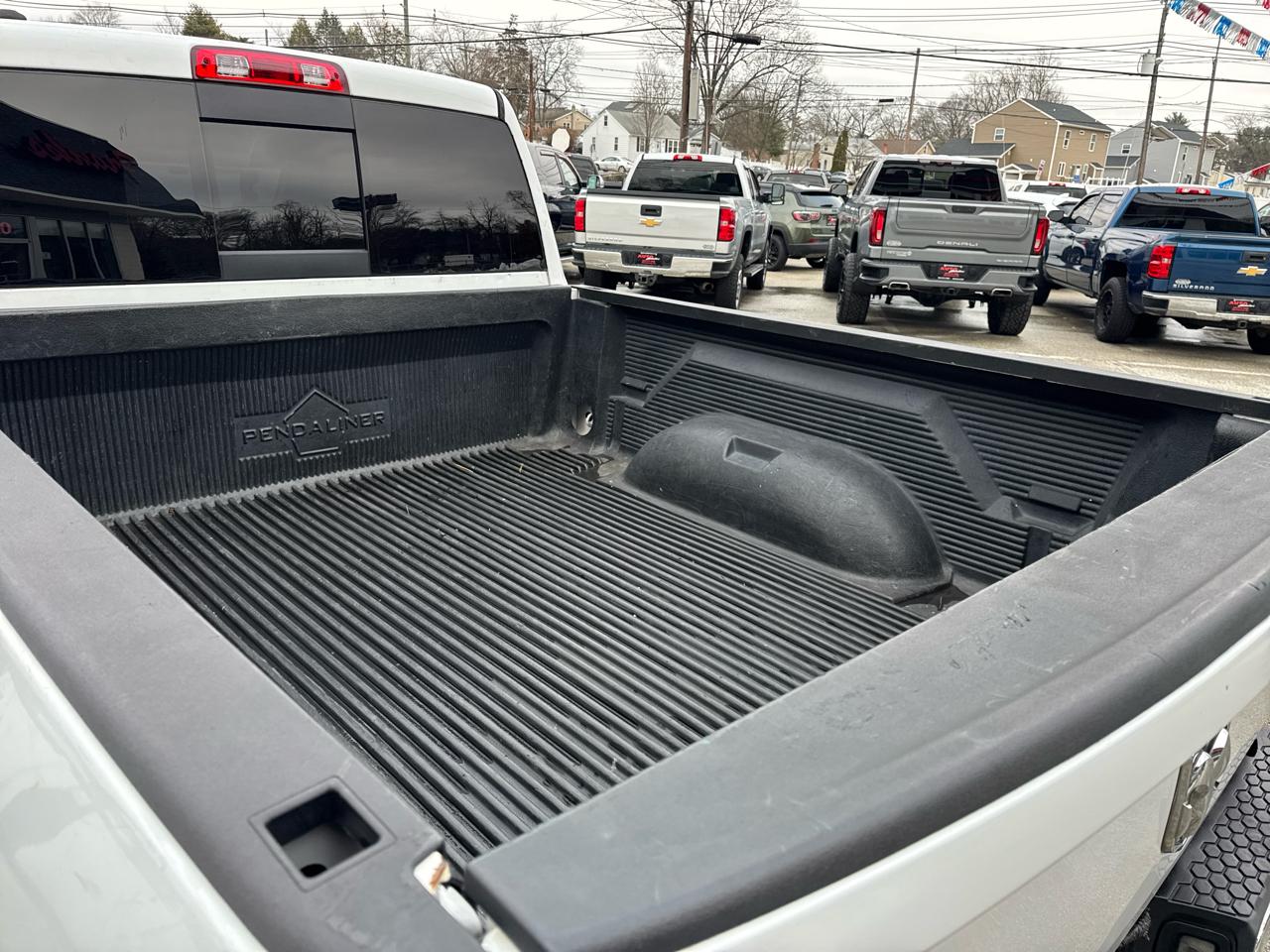 RAM 1500 2WD Quad Cab 140.5" Express 2017