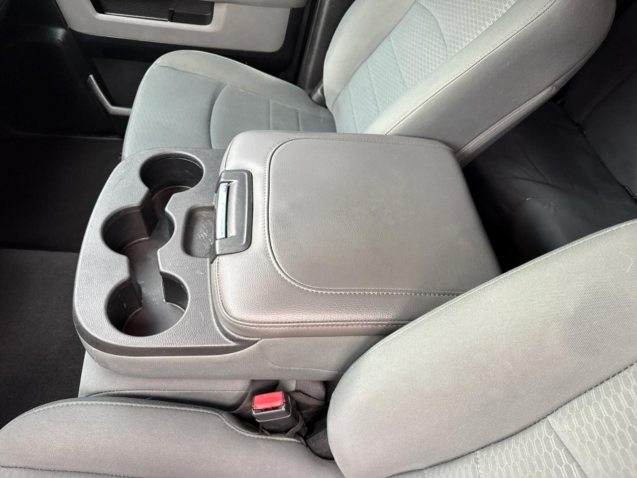 RAM 1500 2WD Quad Cab 140.5" Express 2017