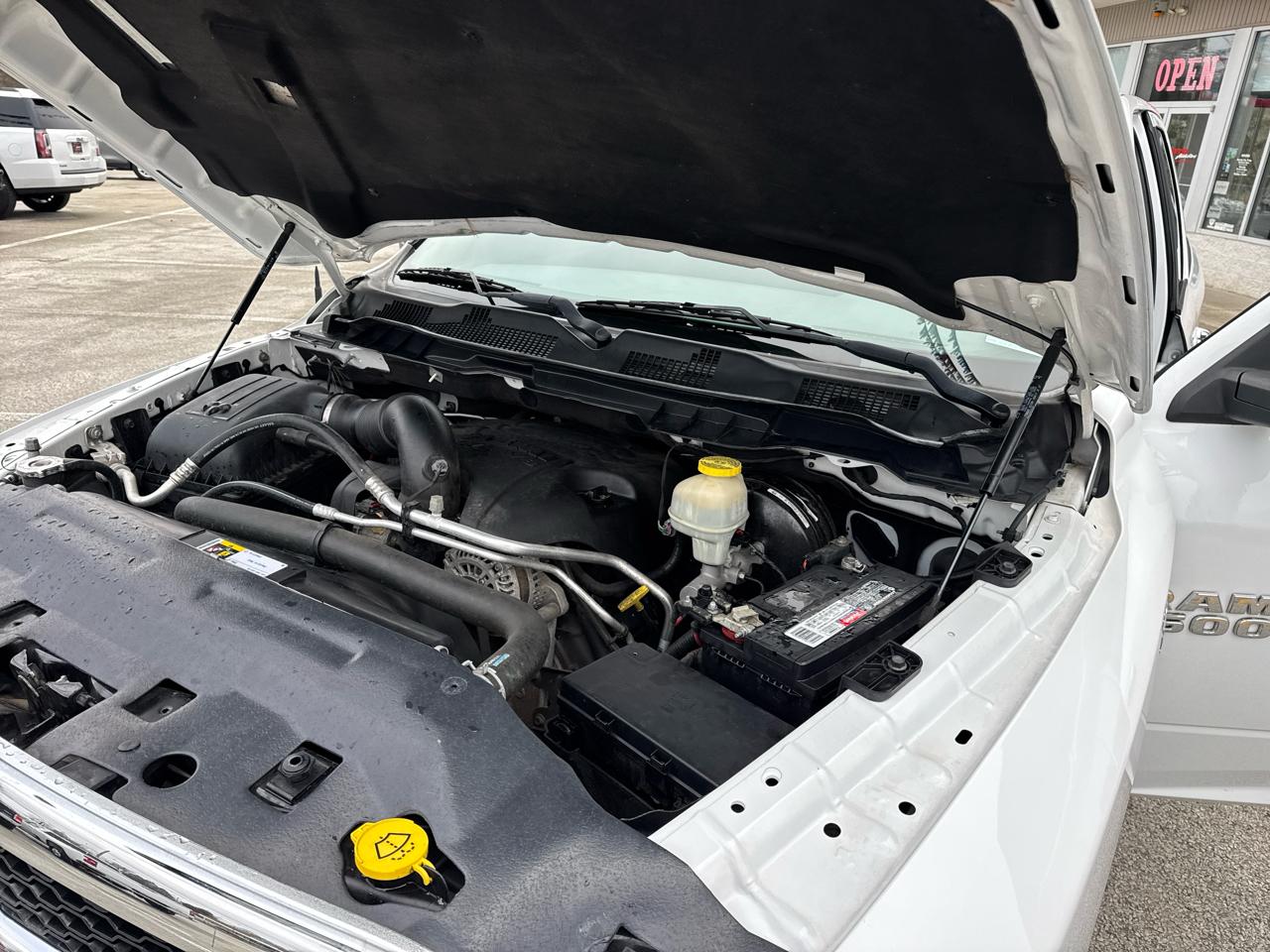 RAM 1500 2WD Quad Cab 140.5" Express 2017