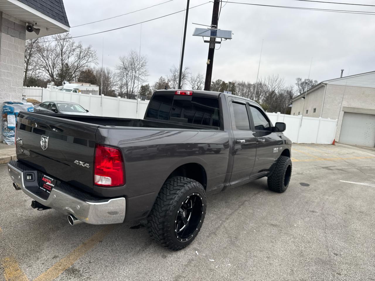 RAM 1500 4WD Quad Cab 140.5" Big Horn 2018