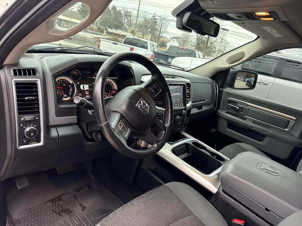 RAM 1500 4WD Quad Cab 140.5" Big Horn 2018