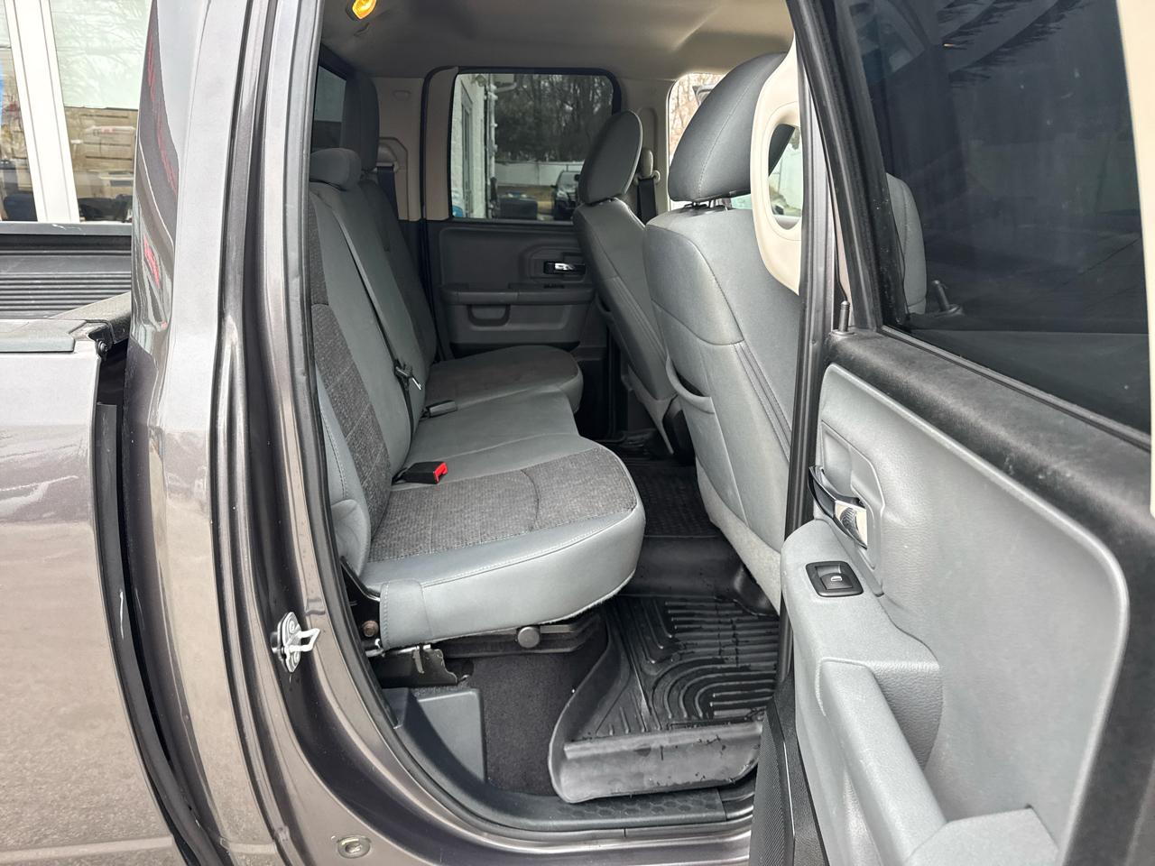 RAM 1500 4WD Quad Cab 140.5" Big Horn 2018