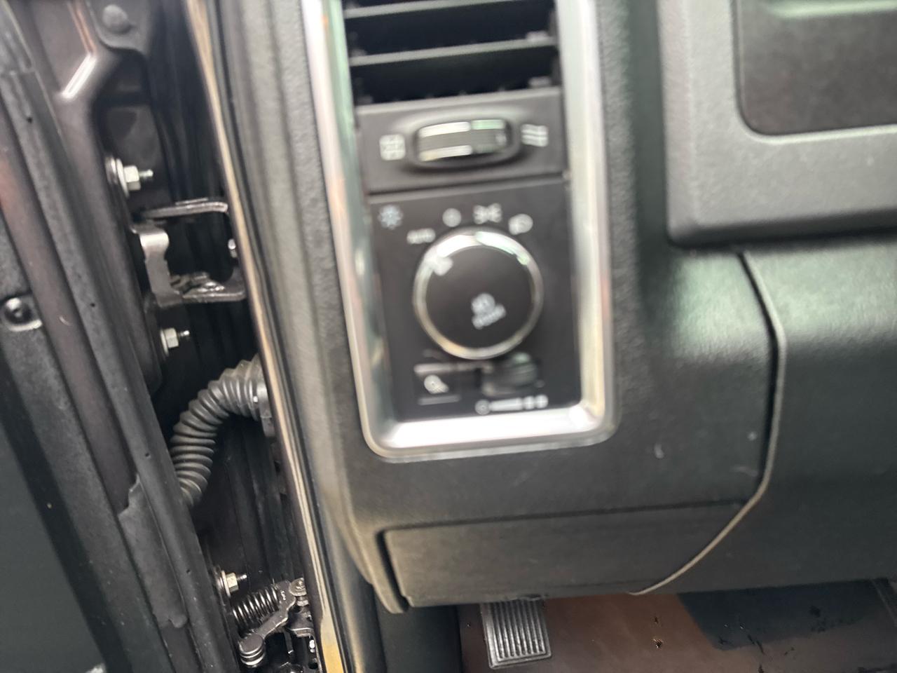 RAM 1500 4WD Quad Cab 140.5" Big Horn 2018