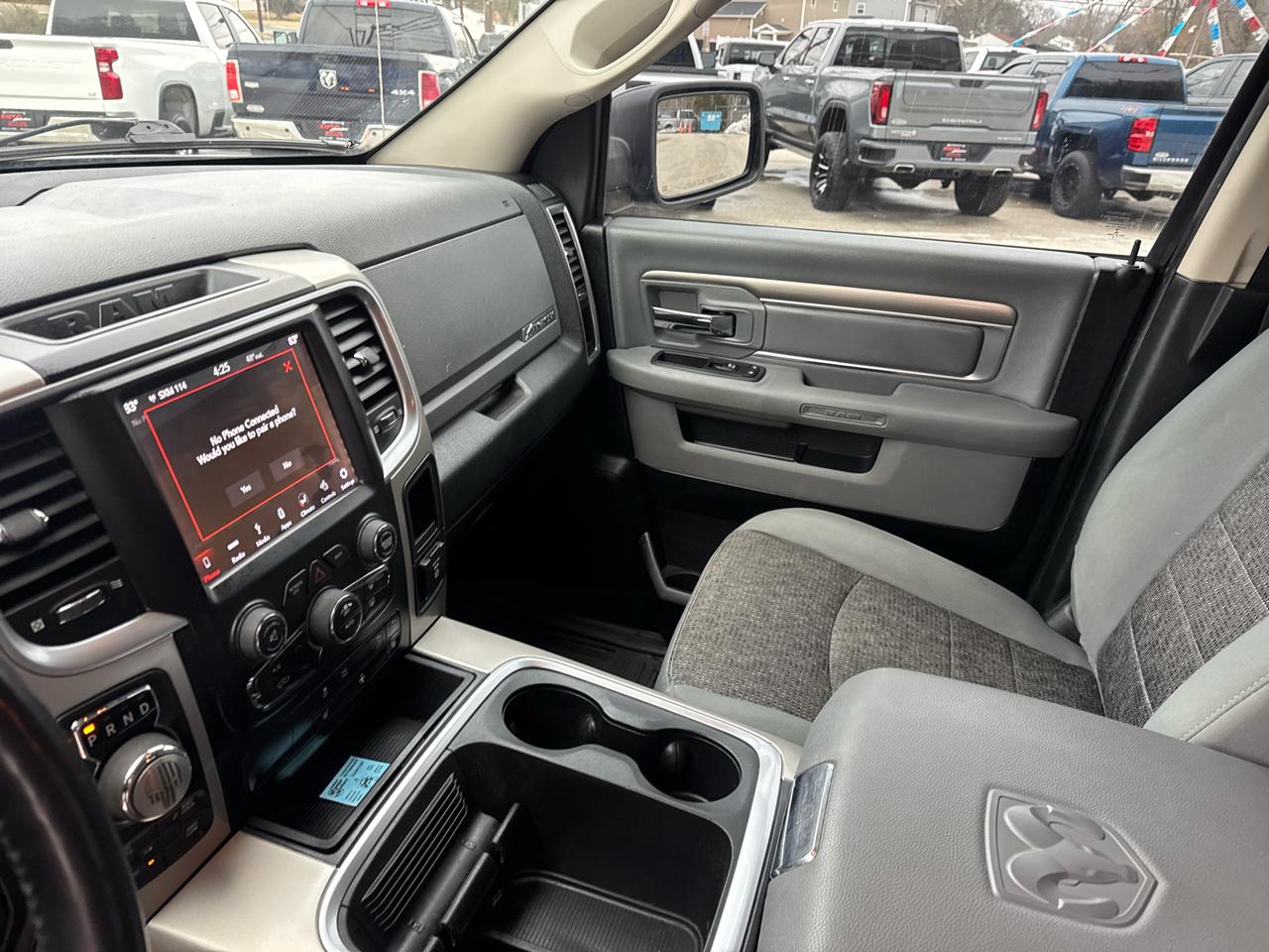 RAM 1500 4WD Quad Cab 140.5" Big Horn 2018