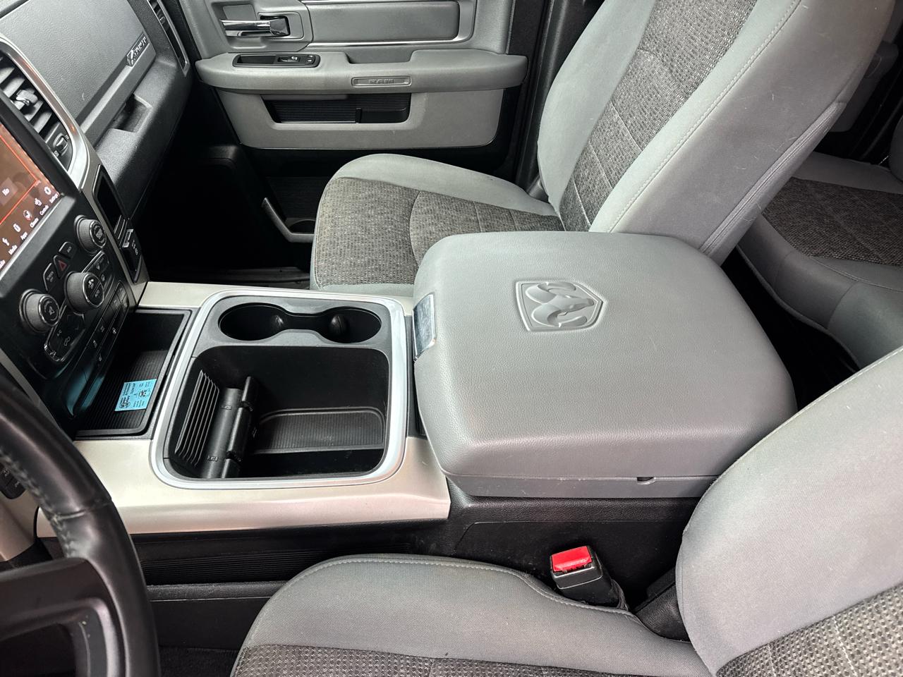 RAM 1500 4WD Quad Cab 140.5" Big Horn 2018