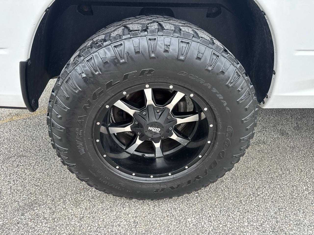 RAM 1500 4WD Quad Cab 140.5" Big Horn 2016