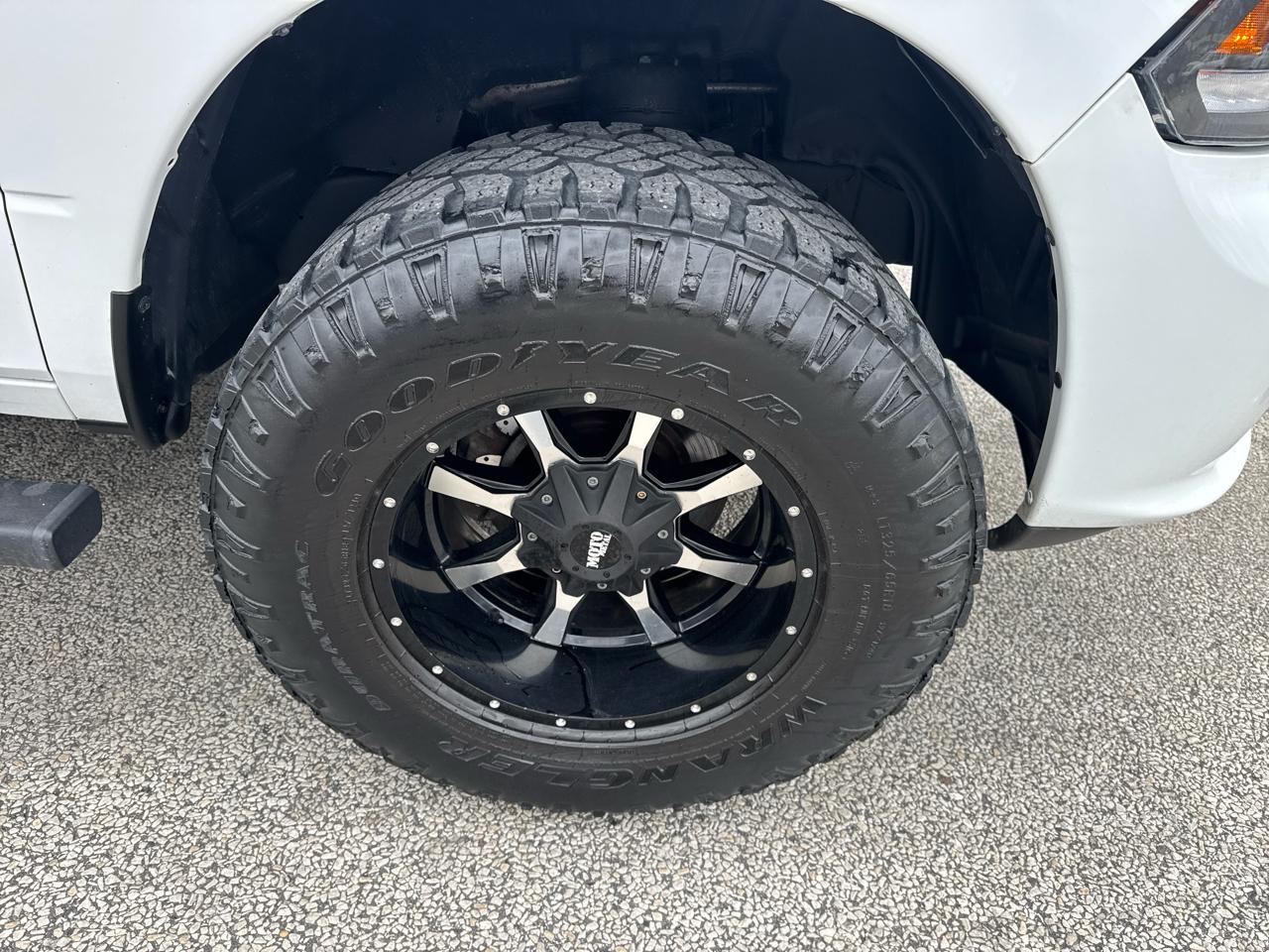 RAM 1500 4WD Quad Cab 140.5" Big Horn 2016