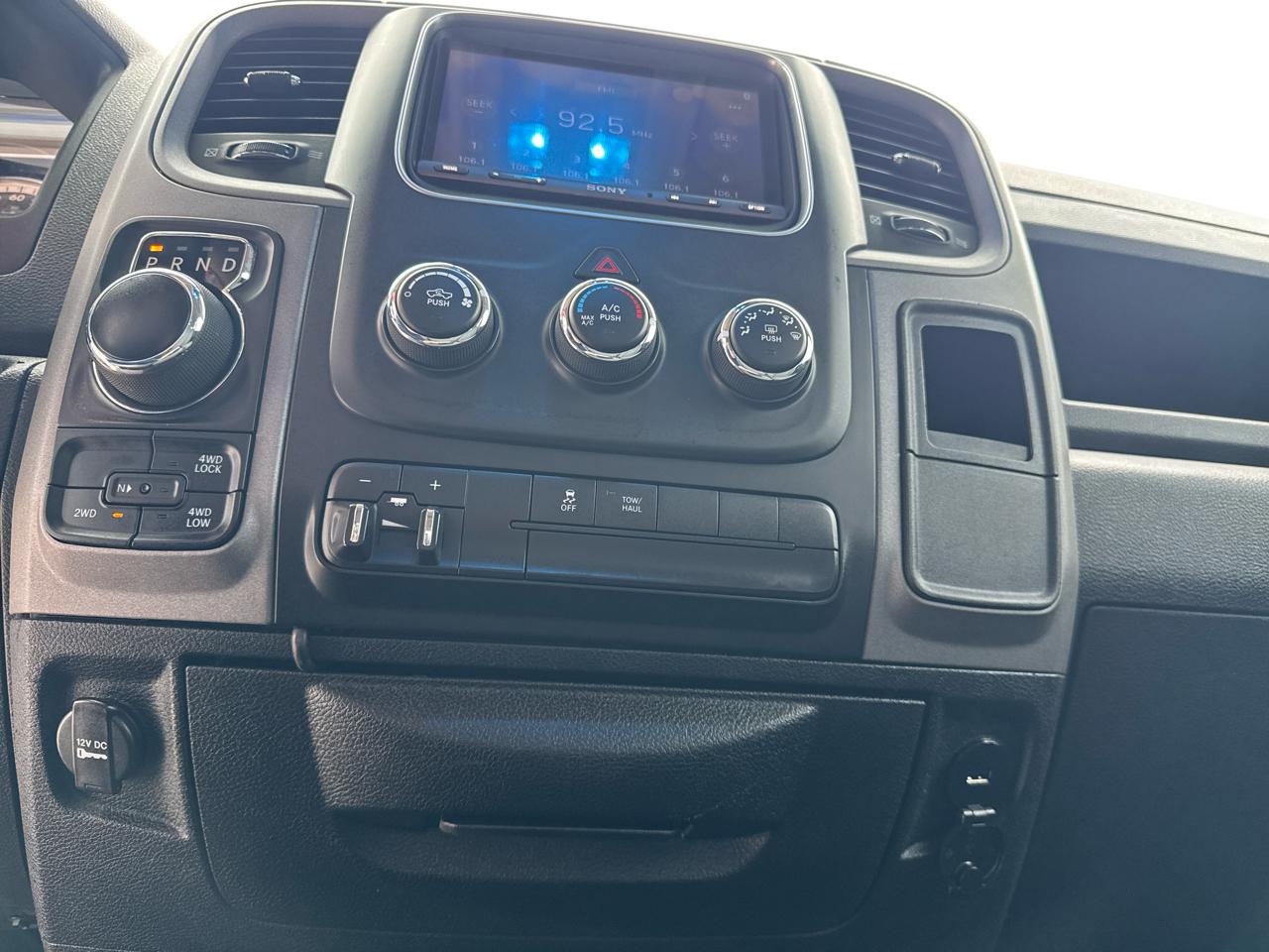 RAM 1500 4WD Quad Cab 140.5" Big Horn 2016