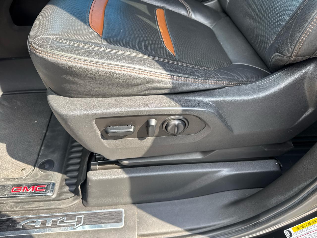 GMC Sierra 1500 AT4 Crew Cab Short Box 4WD 2021