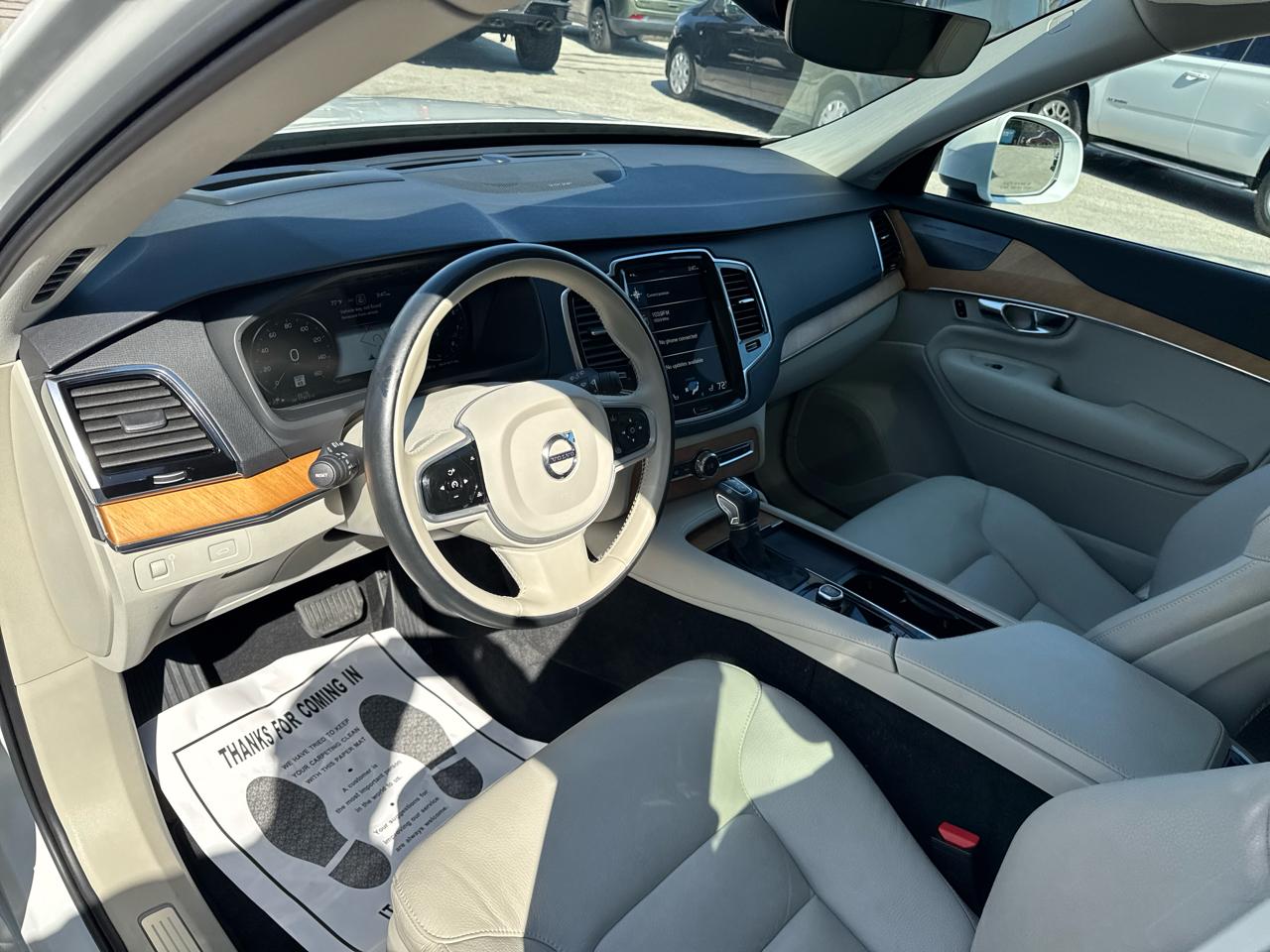 Volvo XC90 T6 Momentum AWD 2022