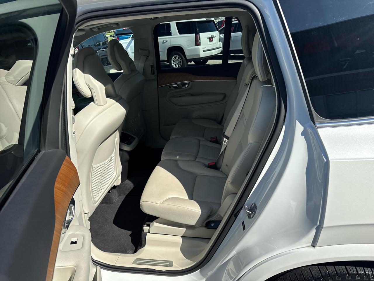 Volvo XC90 T6 Momentum AWD 2022