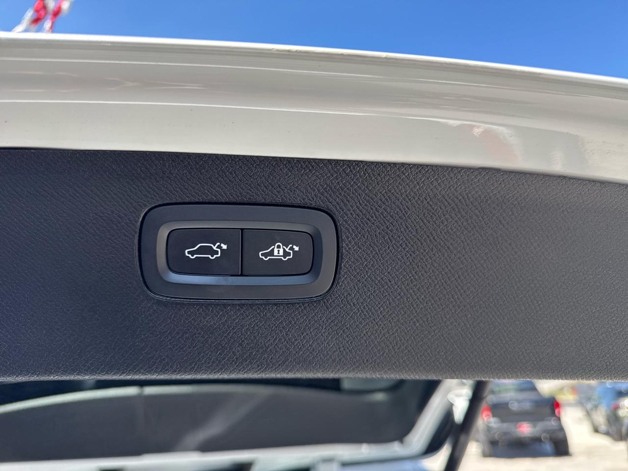 Volvo XC90 T6 Momentum AWD 2022