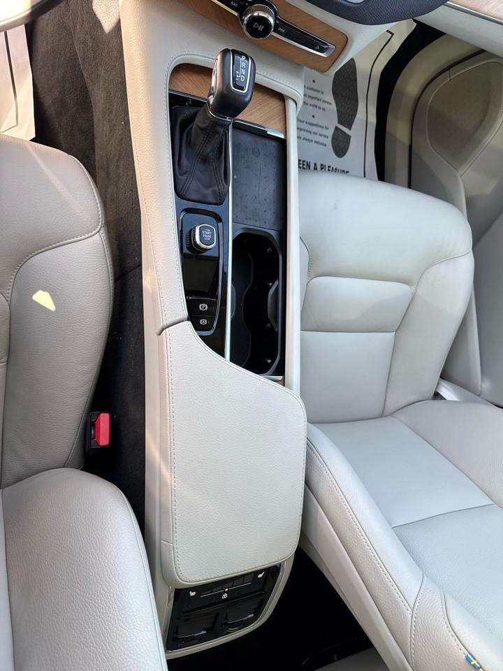 Volvo XC90 T6 Momentum AWD 2022