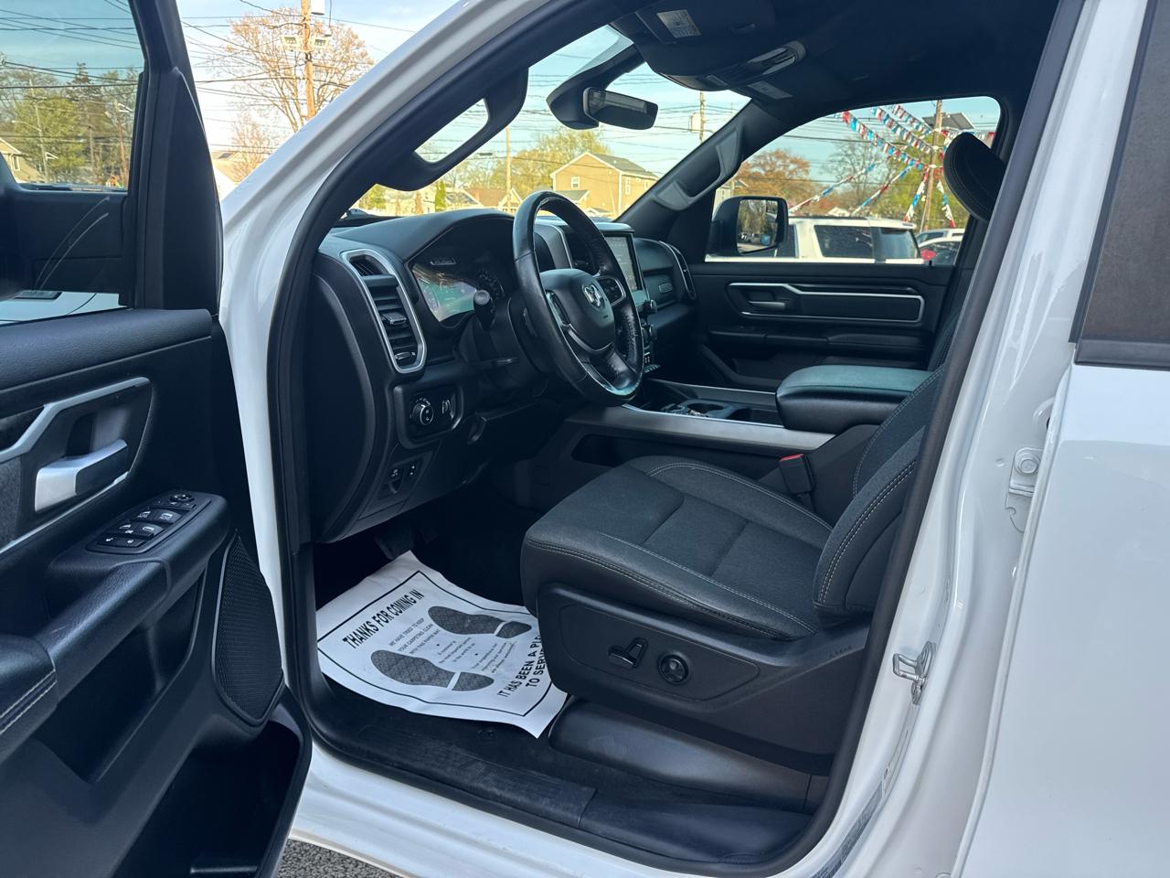 RAM 1500 Big Horn Crew Cab SWB 4WD 2020