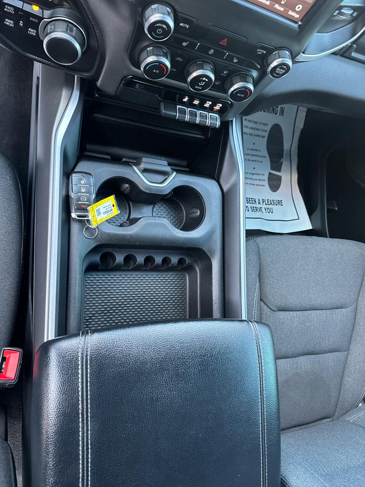 RAM 1500 Big Horn Crew Cab SWB 4WD 2020