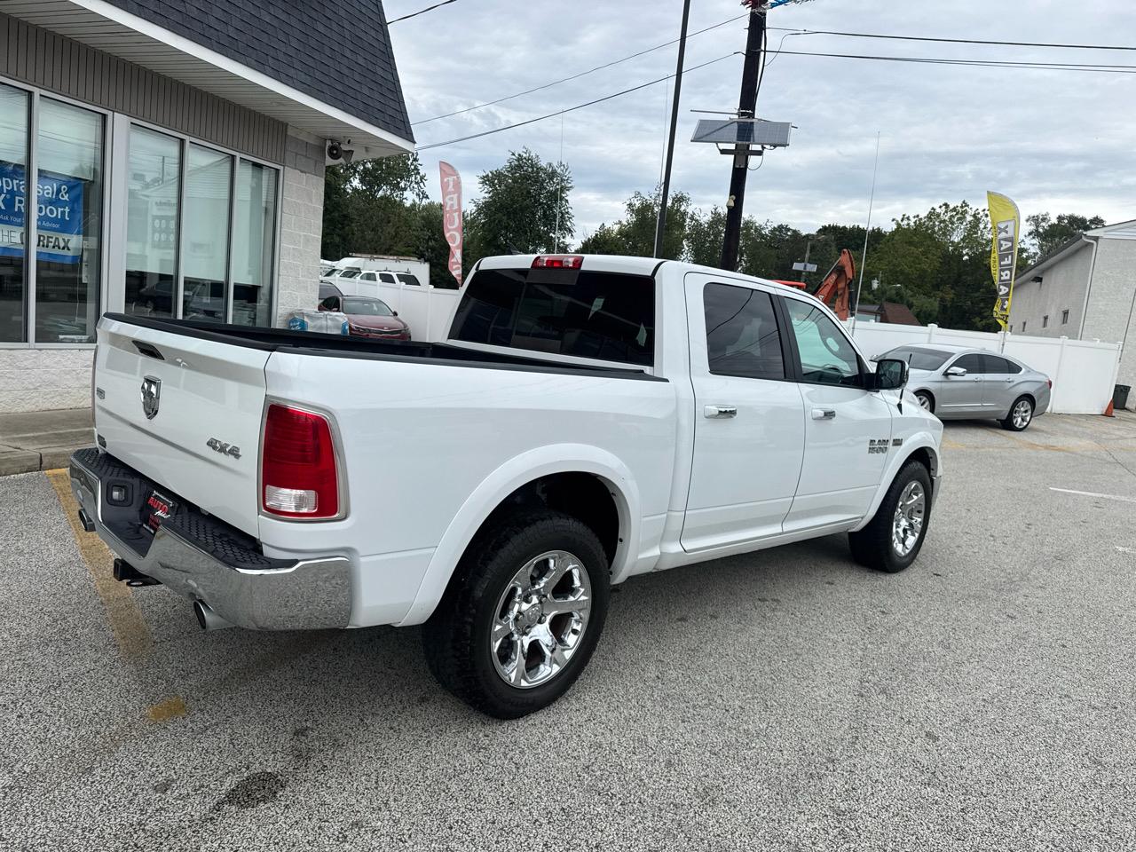 RAM 1500 Laramie Crew Cab SWB 4WD 2017