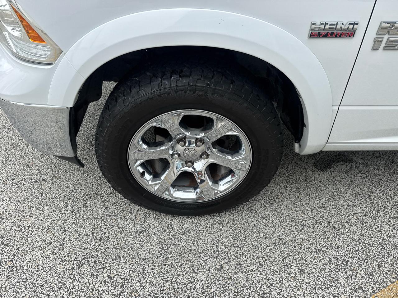 RAM 1500 Laramie Crew Cab SWB 4WD 2017