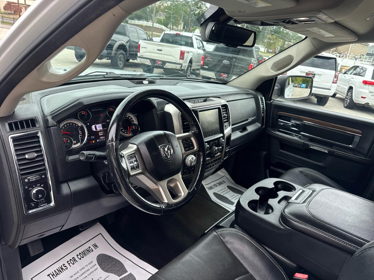 RAM 1500 Laramie Crew Cab SWB 4WD 2017