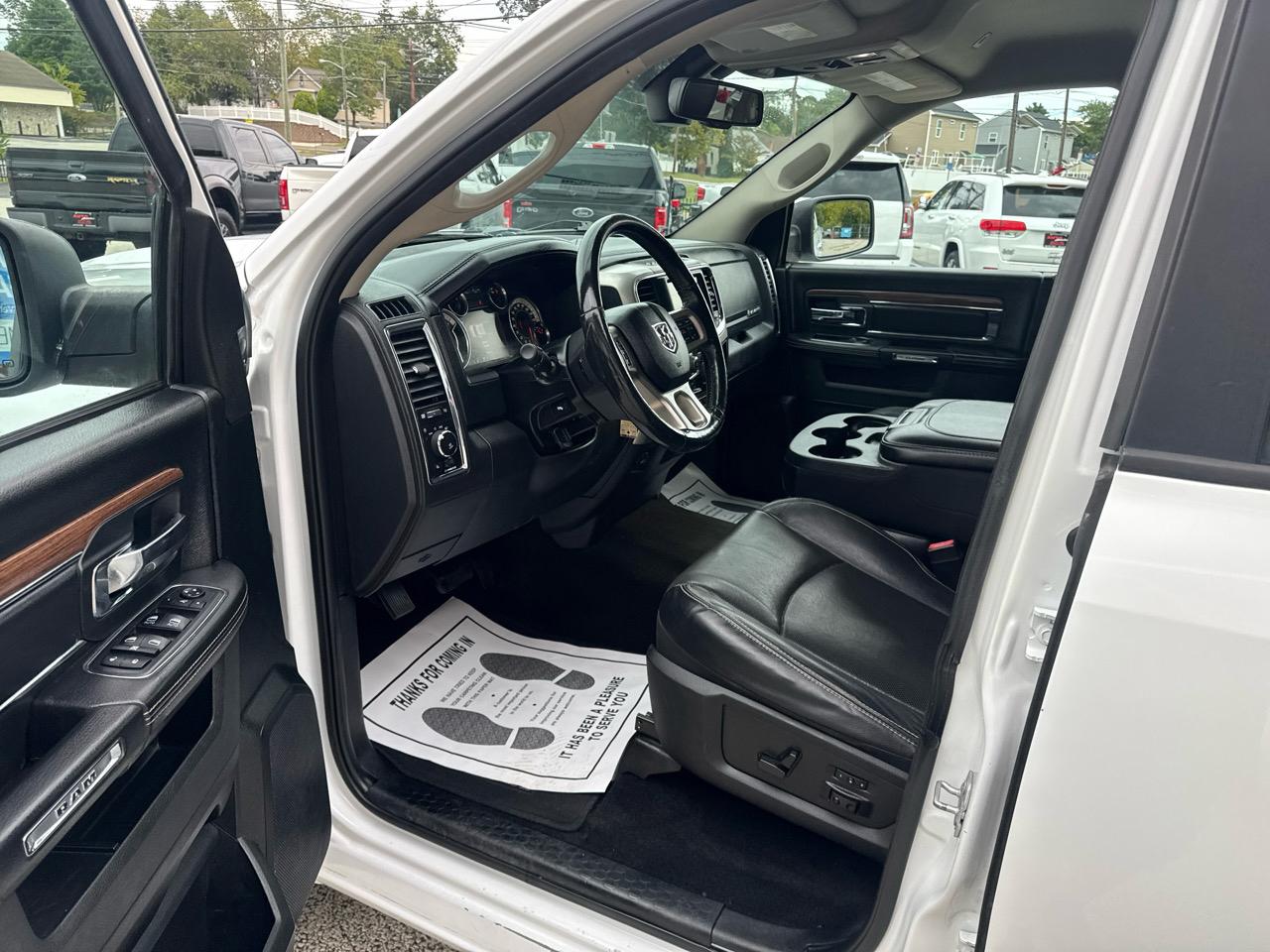 RAM 1500 Laramie Crew Cab SWB 4WD 2017