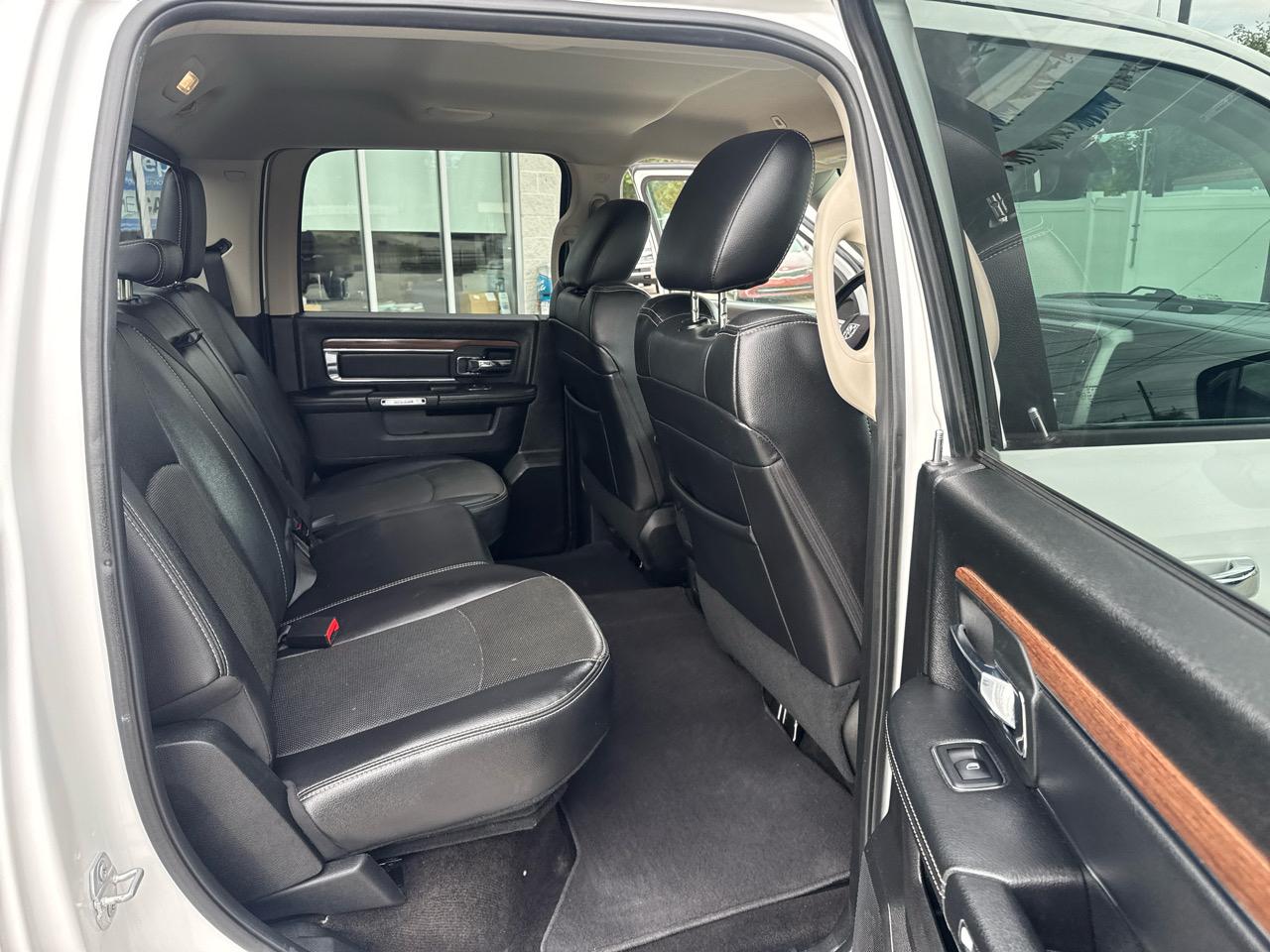 RAM 1500 Laramie Crew Cab SWB 4WD 2017