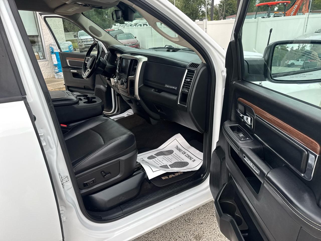 RAM 1500 Laramie Crew Cab SWB 4WD 2017