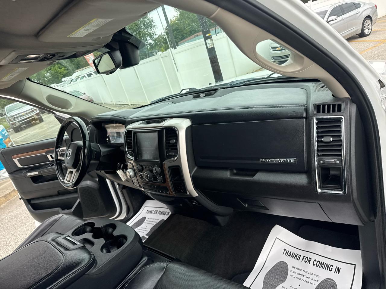 RAM 1500 Laramie Crew Cab SWB 4WD 2017