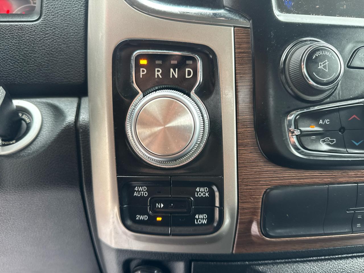 RAM 1500 Laramie Crew Cab SWB 4WD 2017