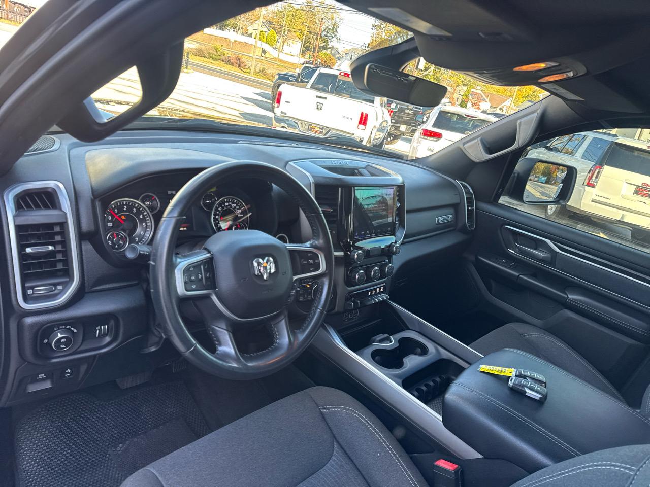 RAM 1500 Big Horn Crew Cab SWB 4WD 2020