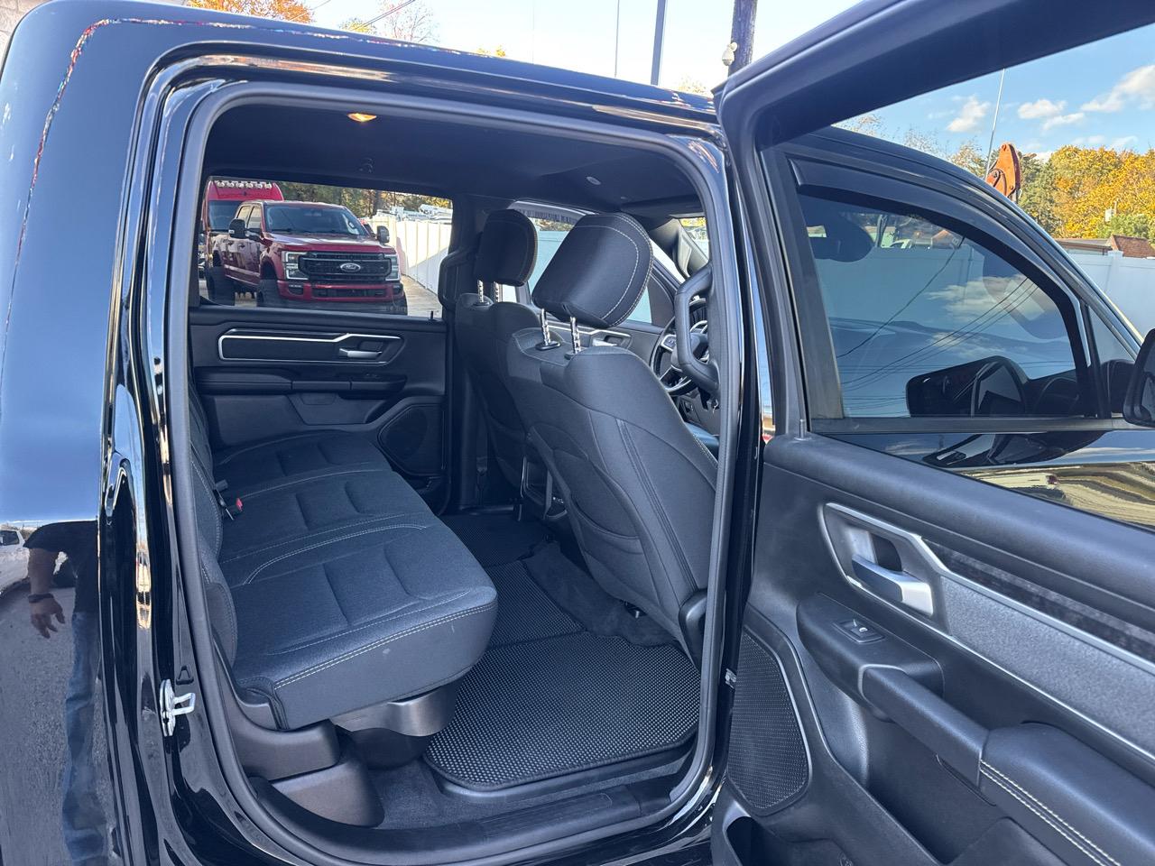 RAM 1500 Big Horn Crew Cab SWB 4WD 2020