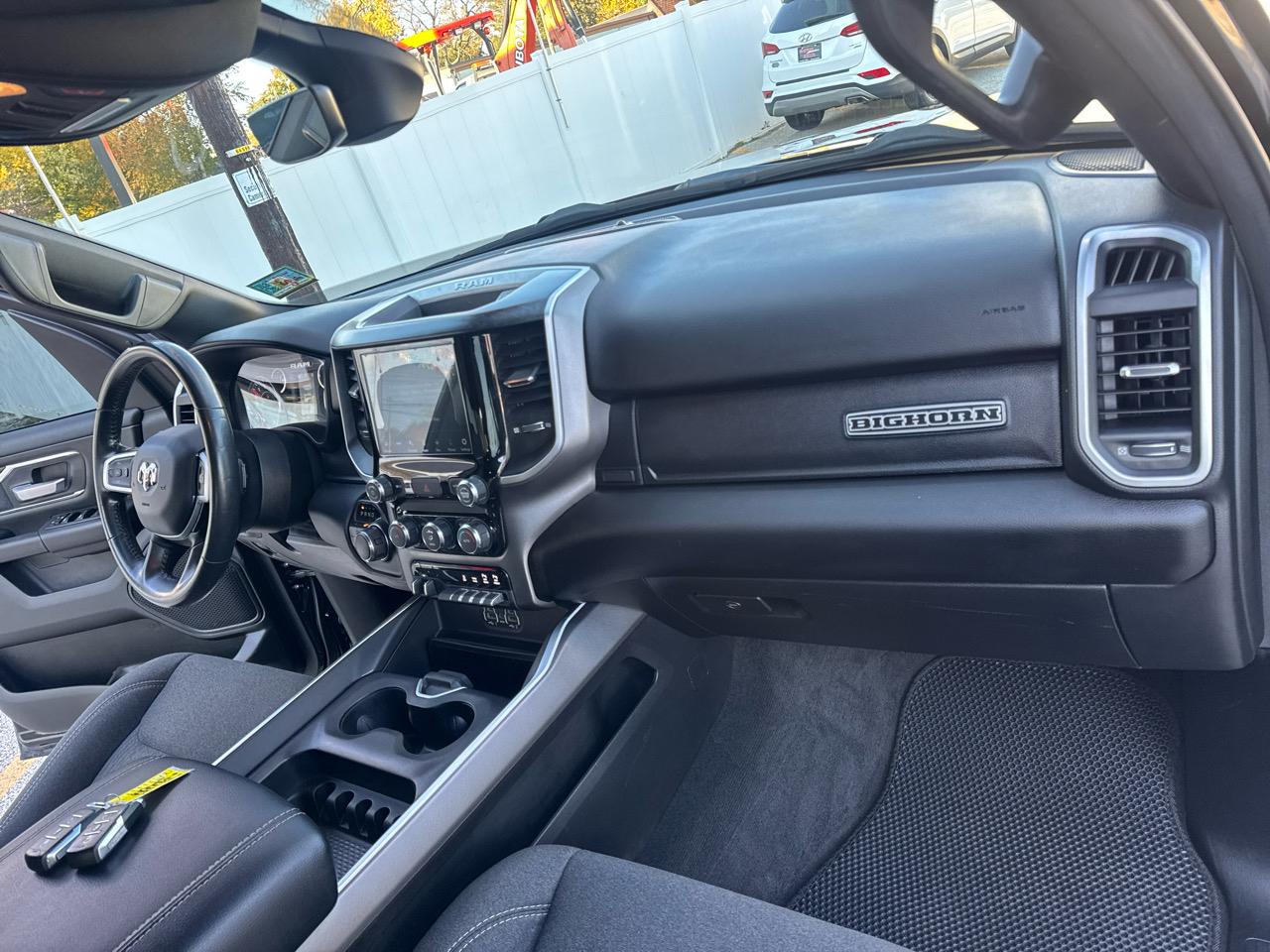 RAM 1500 Big Horn Crew Cab SWB 4WD 2020