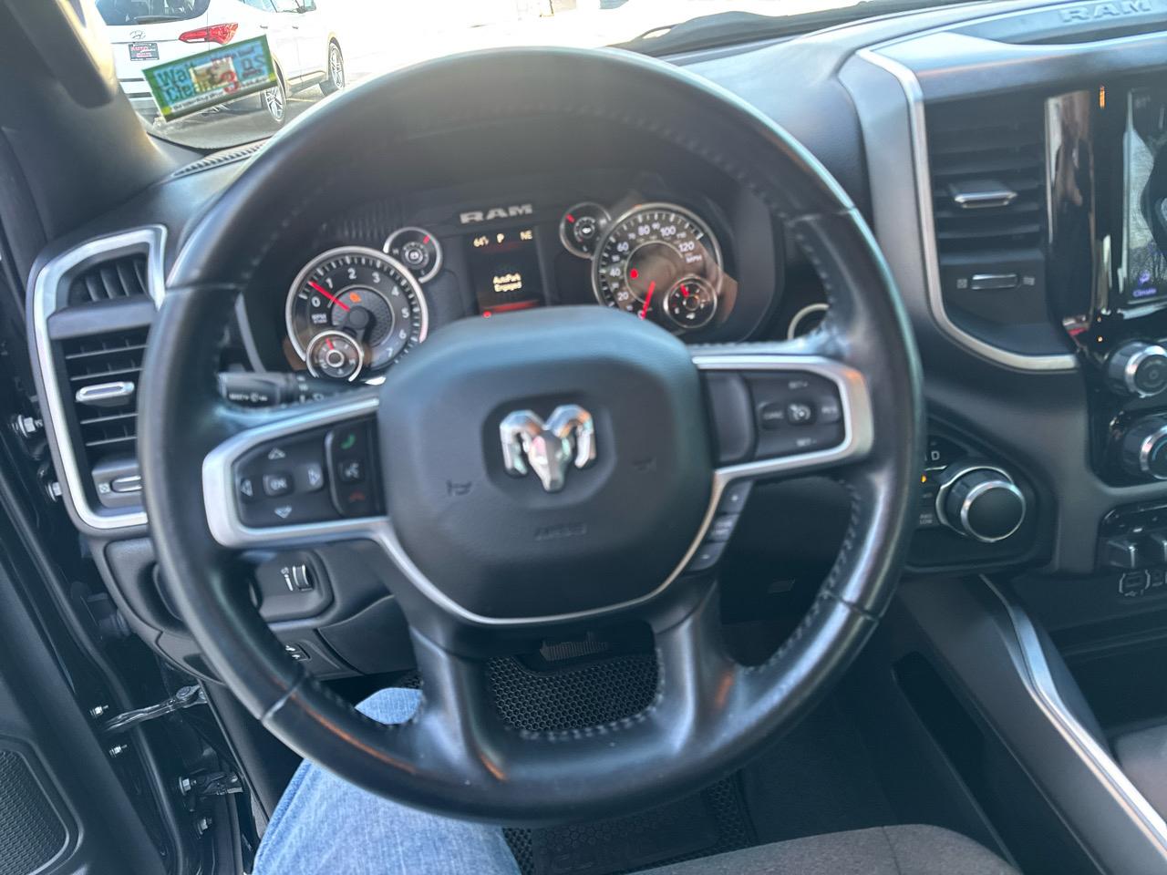 RAM 1500 Big Horn Crew Cab SWB 4WD 2020