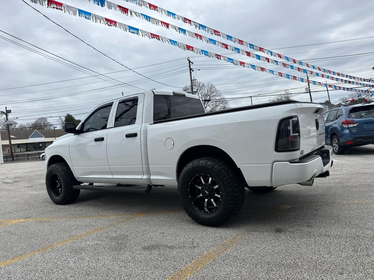 RAM 1500 Tradesman Quad Cab 4WD 2016