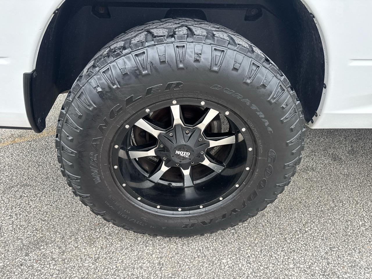 RAM 1500 Tradesman Quad Cab 4WD 2016