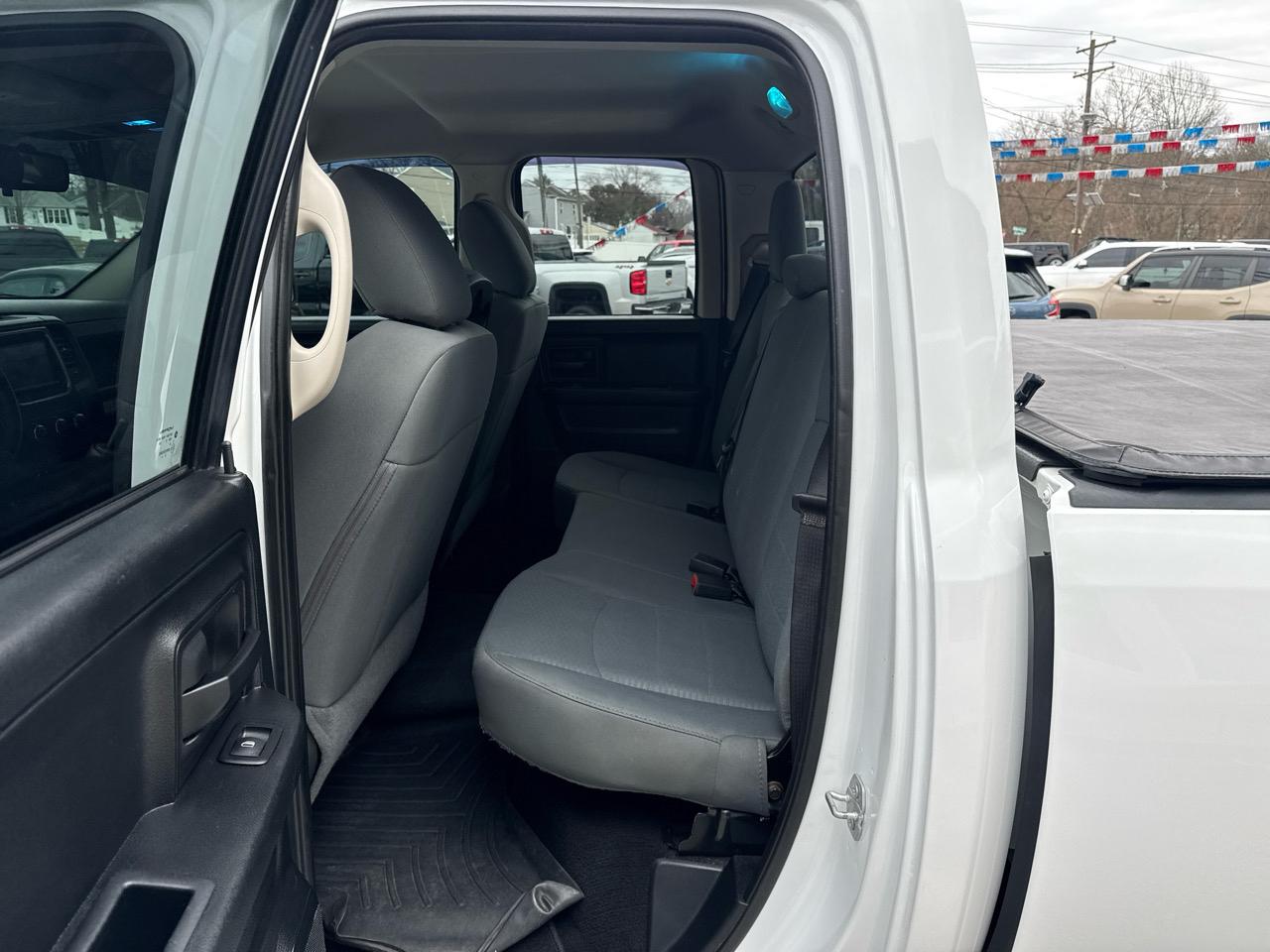 RAM 1500 Tradesman Quad Cab 4WD 2016