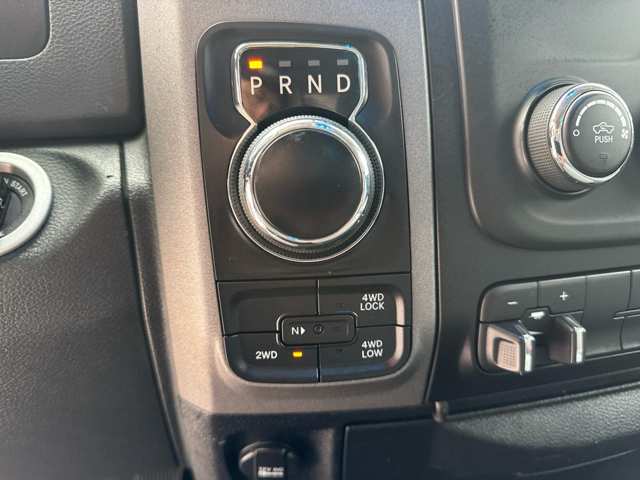 RAM 1500 Tradesman Quad Cab 4WD 2016