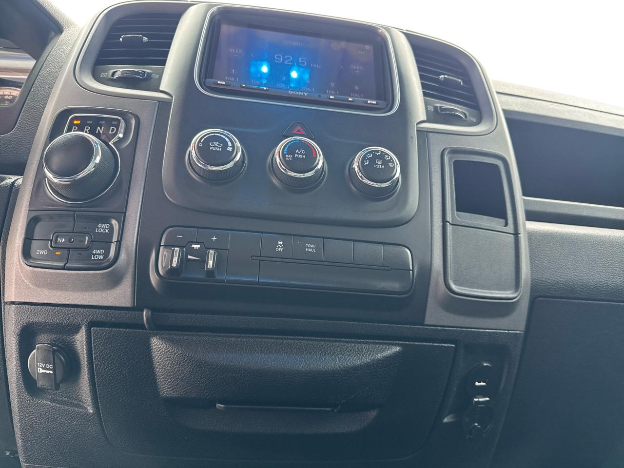 RAM 1500 Tradesman Quad Cab 4WD 2016