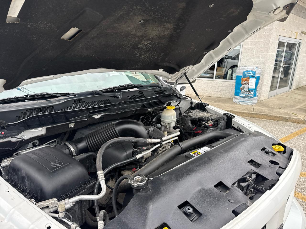 RAM 1500 Tradesman Quad Cab 4WD 2016