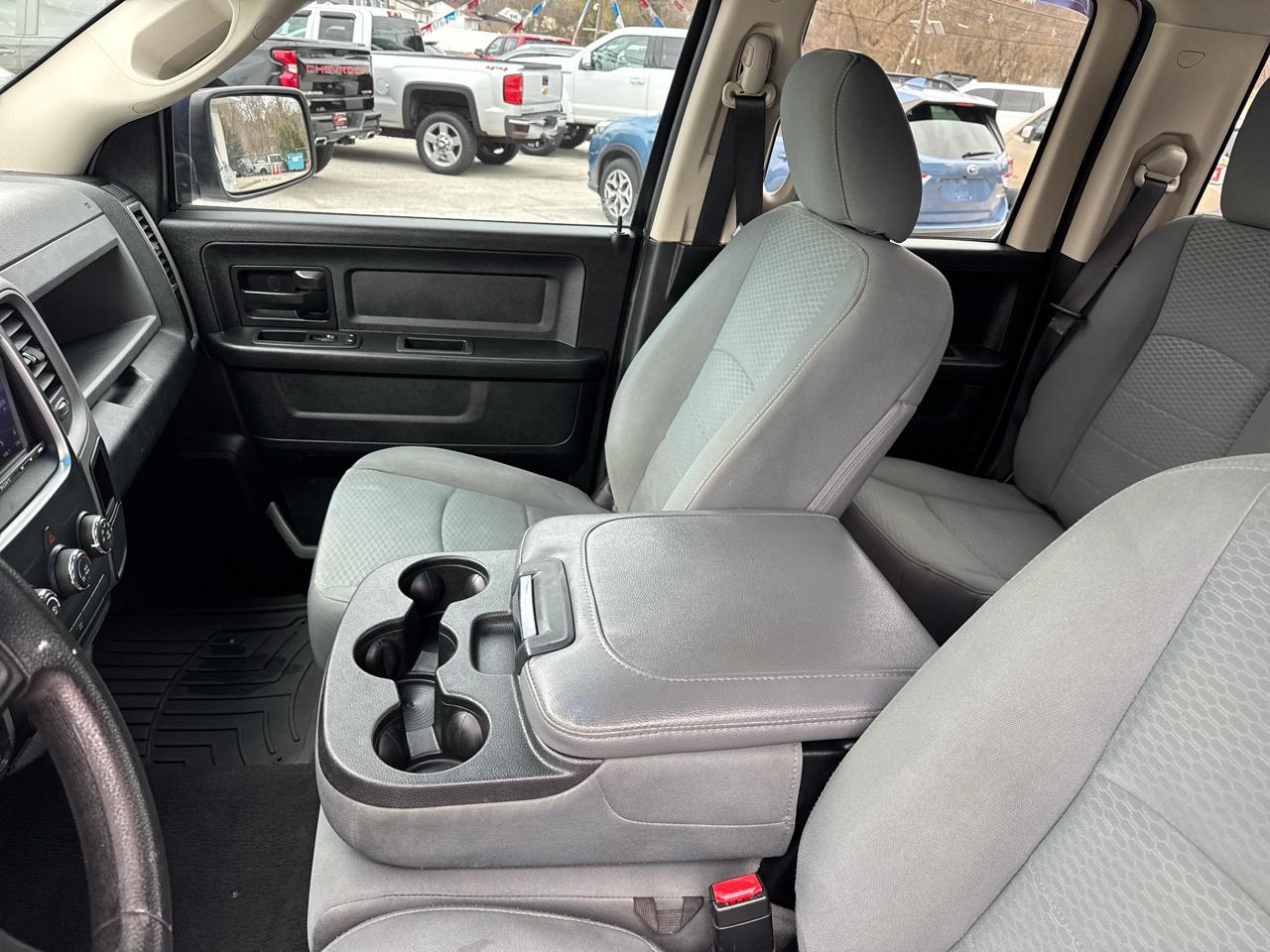 RAM 1500 Tradesman Quad Cab 4WD 2016