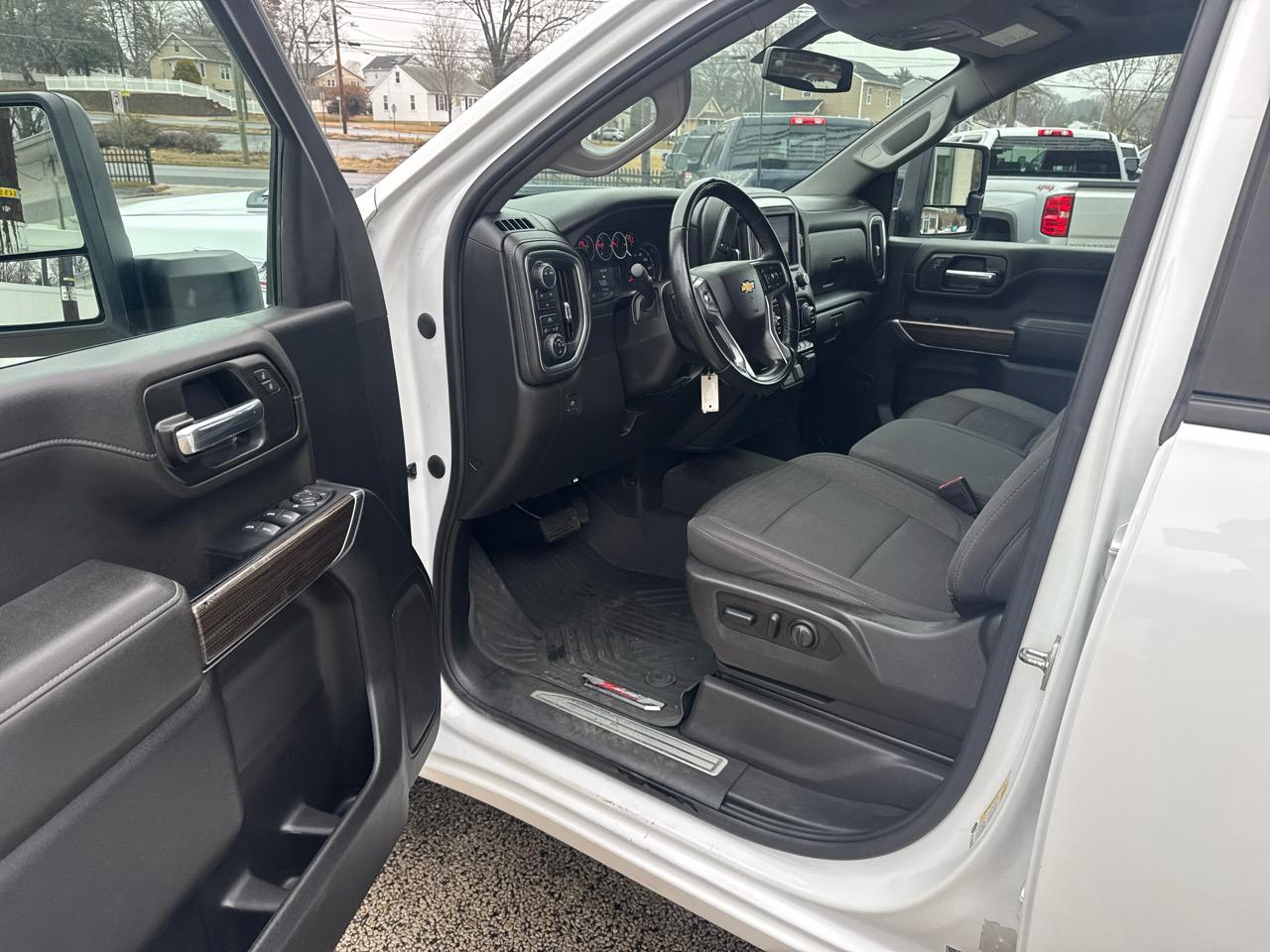 Chevrolet Silverado 2500HD LT Crew Cab Long Box 4WD 2023